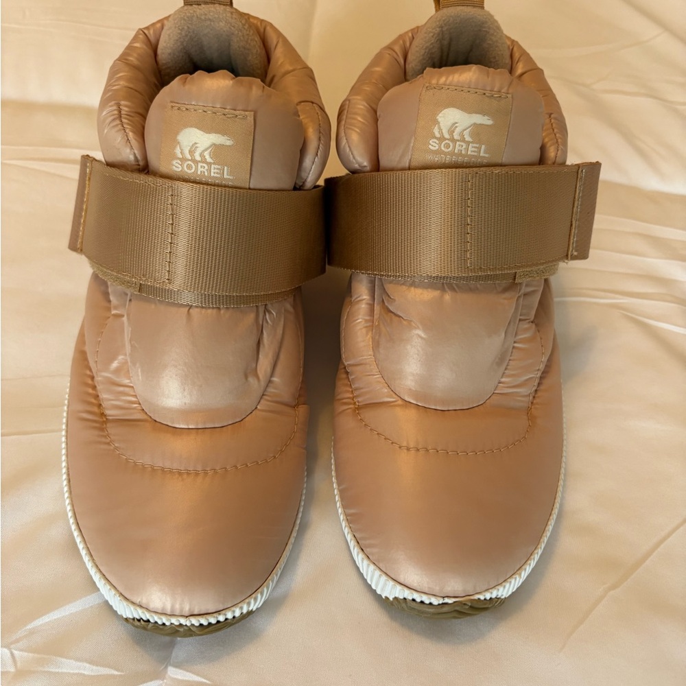 Sorel Women’s Waterproof Boots in pinkish/beige